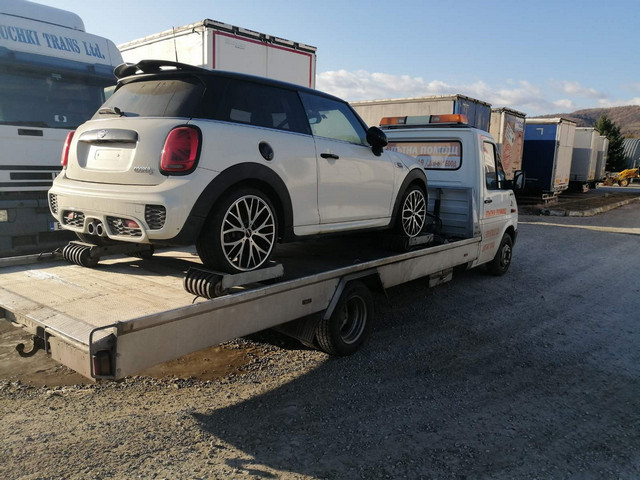 превоз на повредени и катастрофирали автомобили